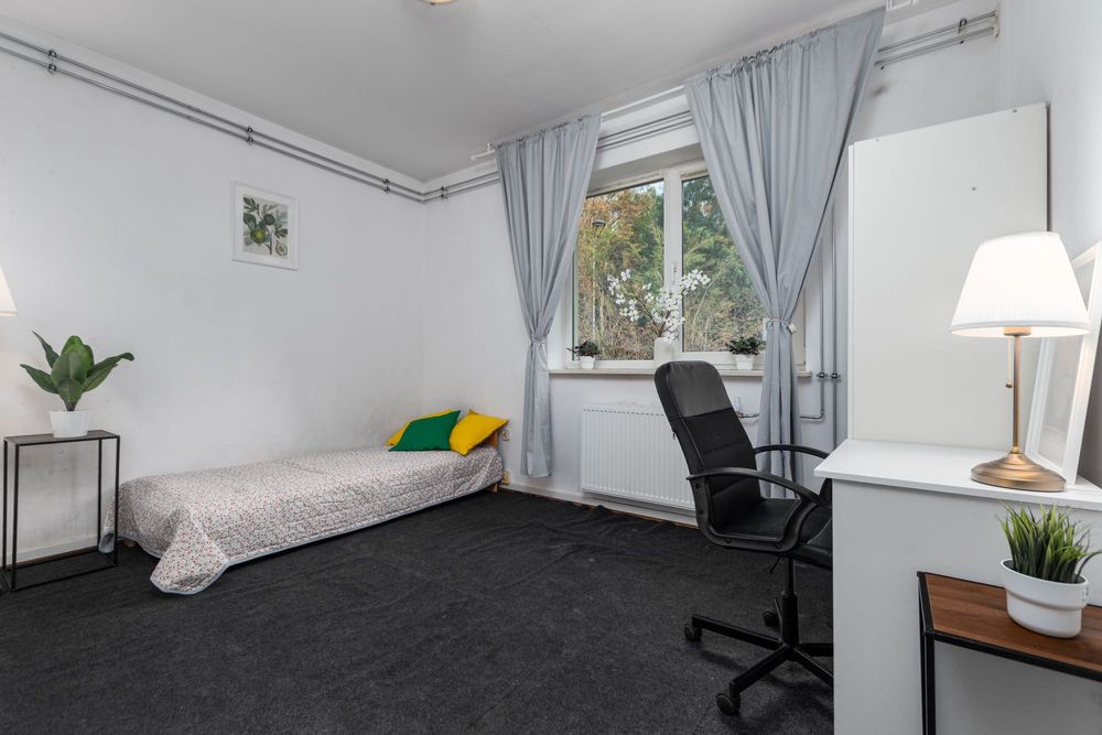 Pokój jednoosobowy dla kobiety – obok Parku Szczęśliwickiego! ENG