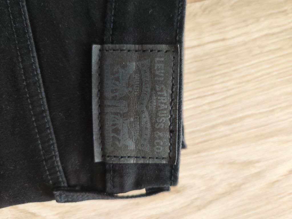 Jeansy Levi's damskie