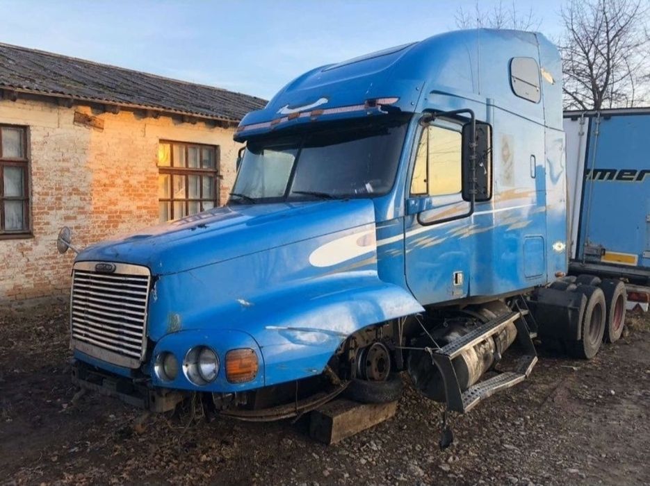 Автозапчастини до Freightliner century. 2001 року
opeA. FLC-120 Ae4ryH