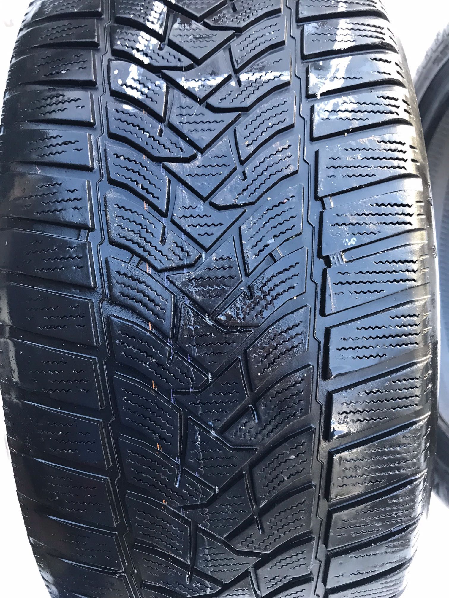 Opony Dunlop WinterSport 5 235/50 R18