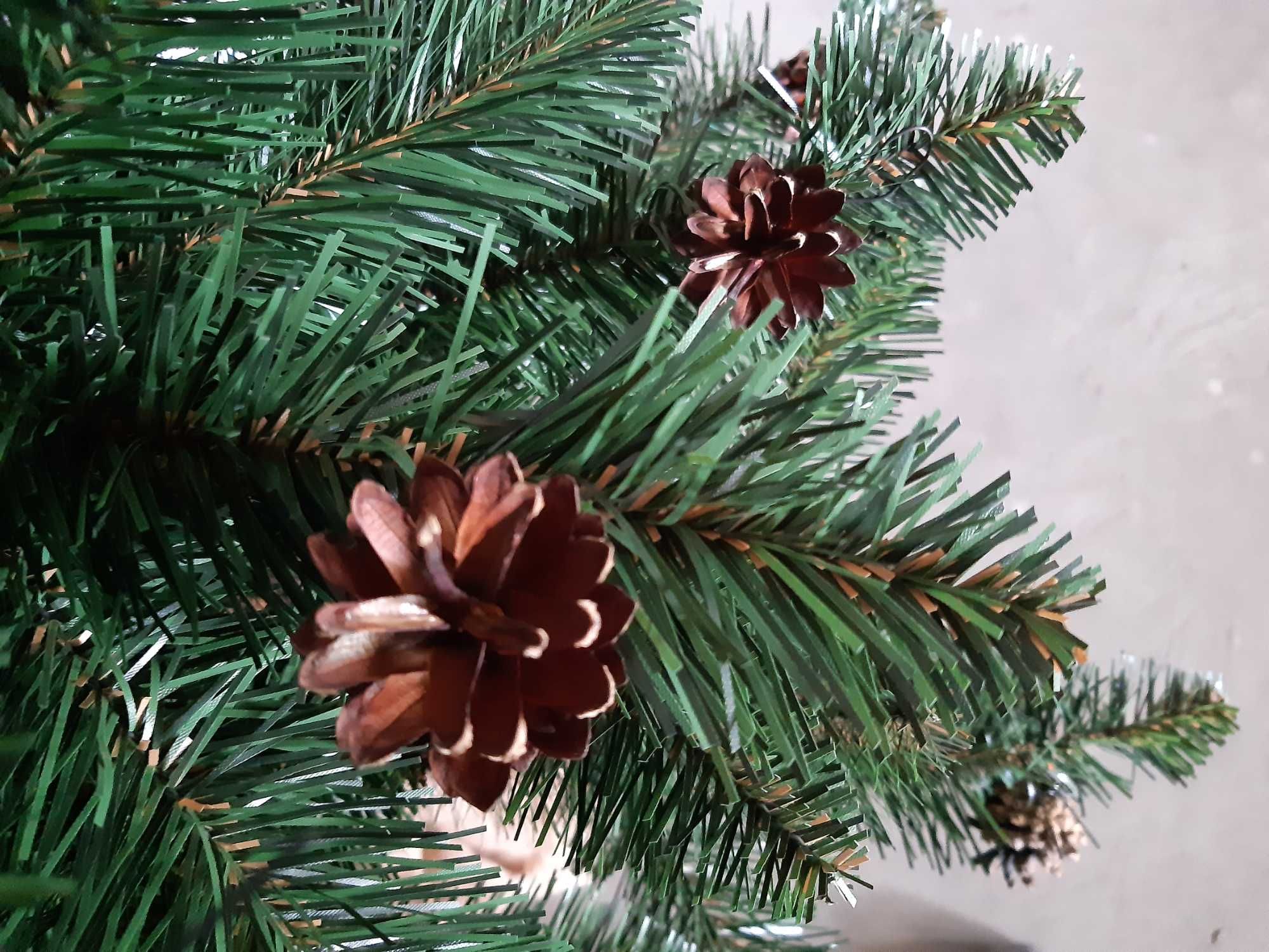Choinka Sztuczna na stojaku Gęsta 120cm Sosna Diamentowa Producent
