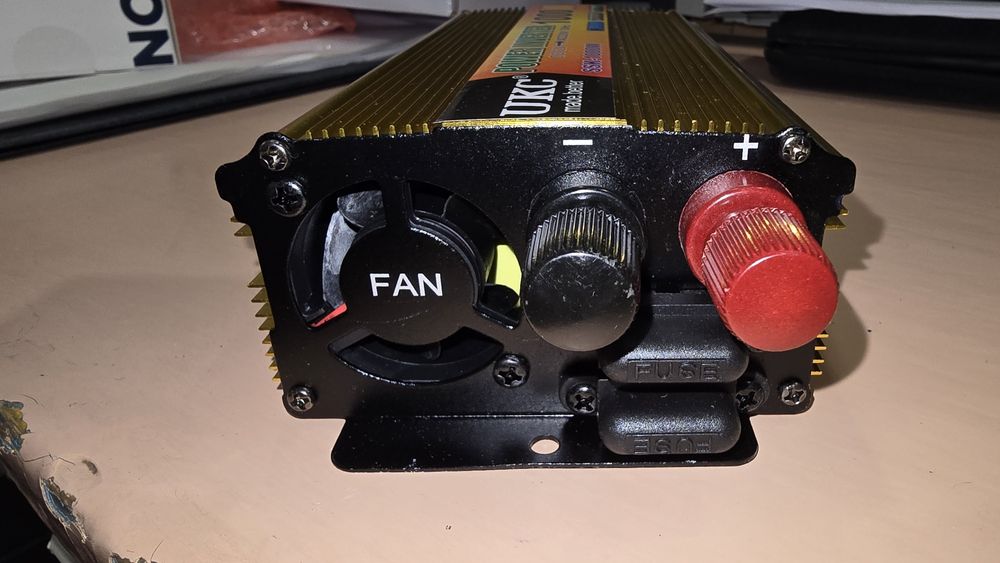 Інвертор UKC 1000W.   12-220в.