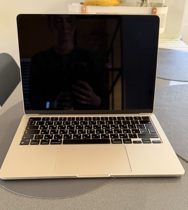 MacBook Air M2 (2022) – 16GB RAM, 512GB SSD