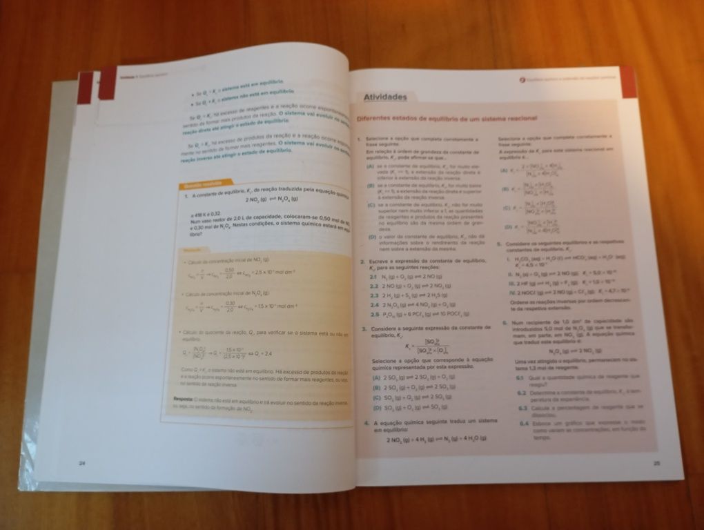 Livro escolar de físico-química