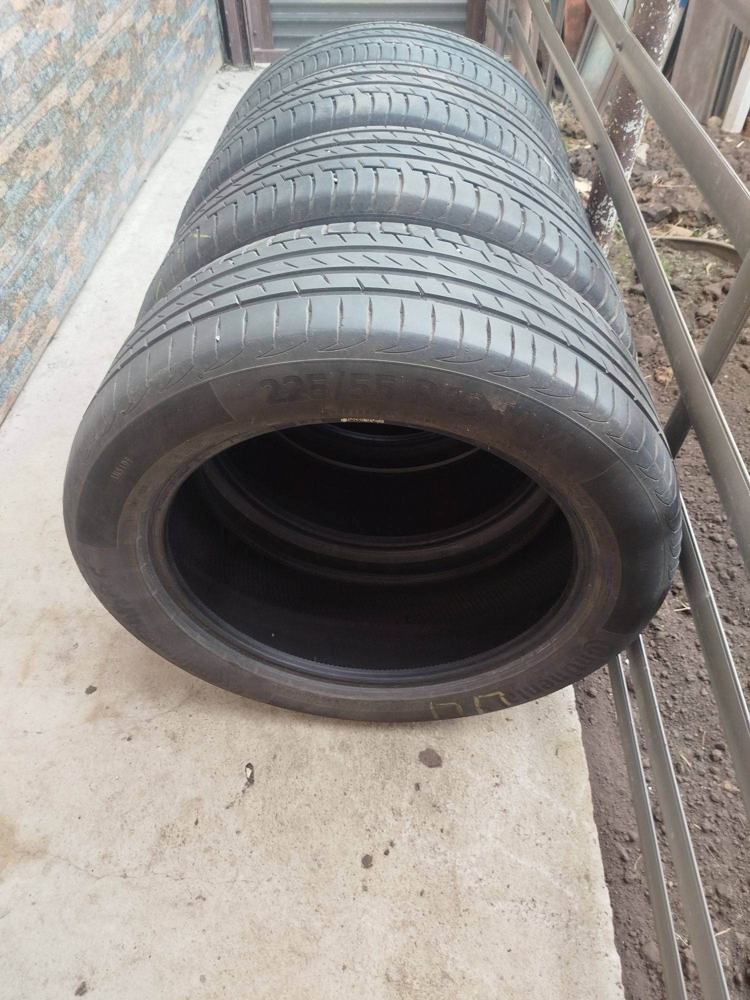 Продам хорошую резину.225.55.19