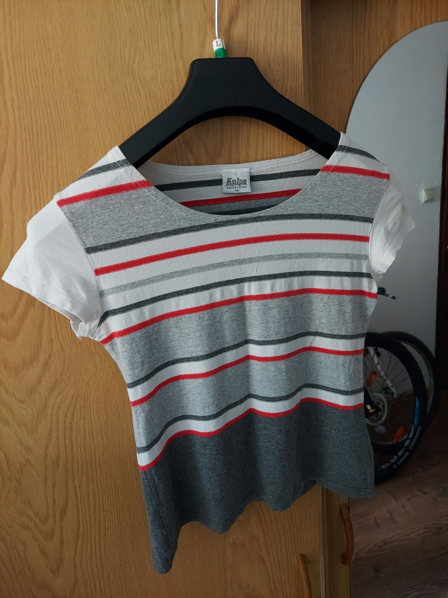 Piękny t-shirt damski w paski Kulpa bluzka wiosenne letnie stylizacje