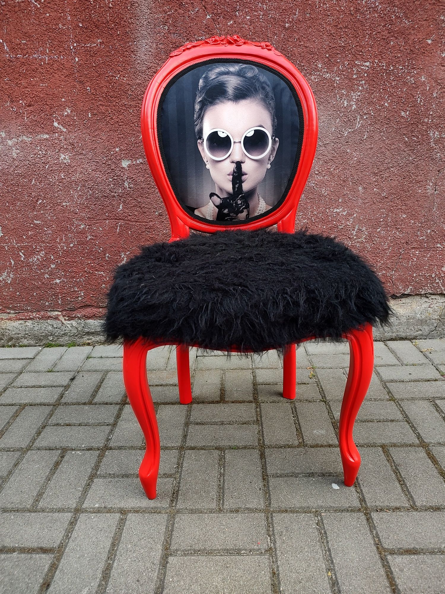 Krzesło czerwone