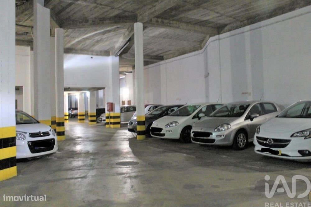 Loja / Estabelecimento Comercial T6 em Albufeira e Olhos de Água de 12