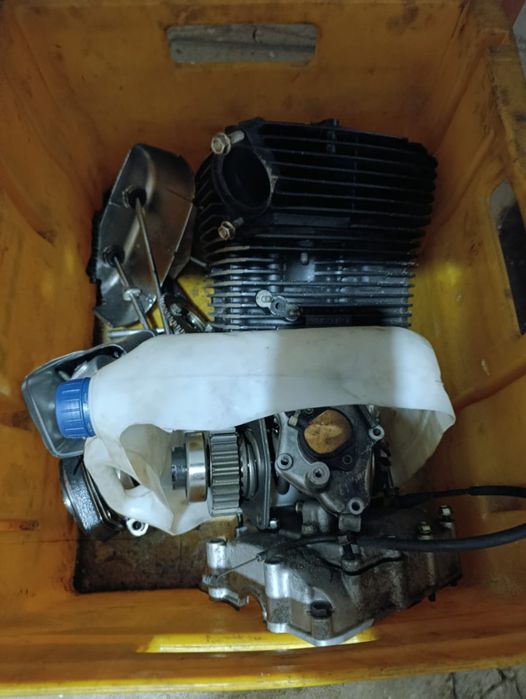 Suzuki Intruder 1500 c90  na części