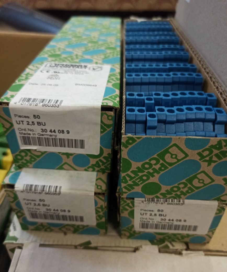Шкаф наружный 8GB1 311-4 12 мод. Siemens, клеммы проход Phoenix Contac