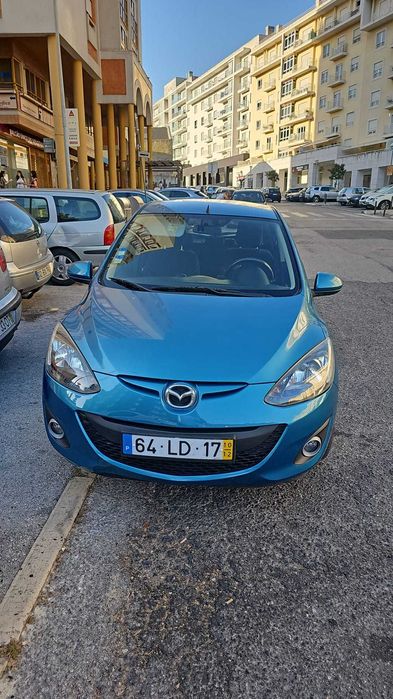 Mazda3 azul em bom estado!