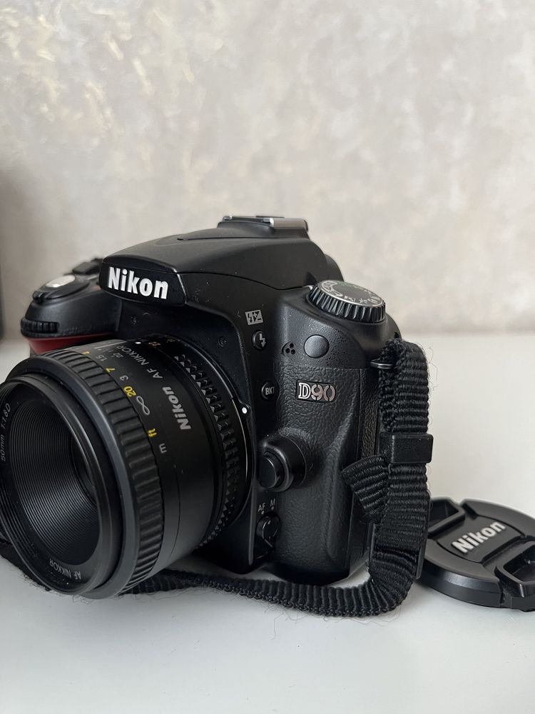 Фотоапарт nikon d90 обʼєктив nikkor 50mm 1.8d