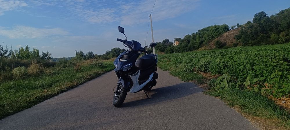 Скутер forte kanoe 150