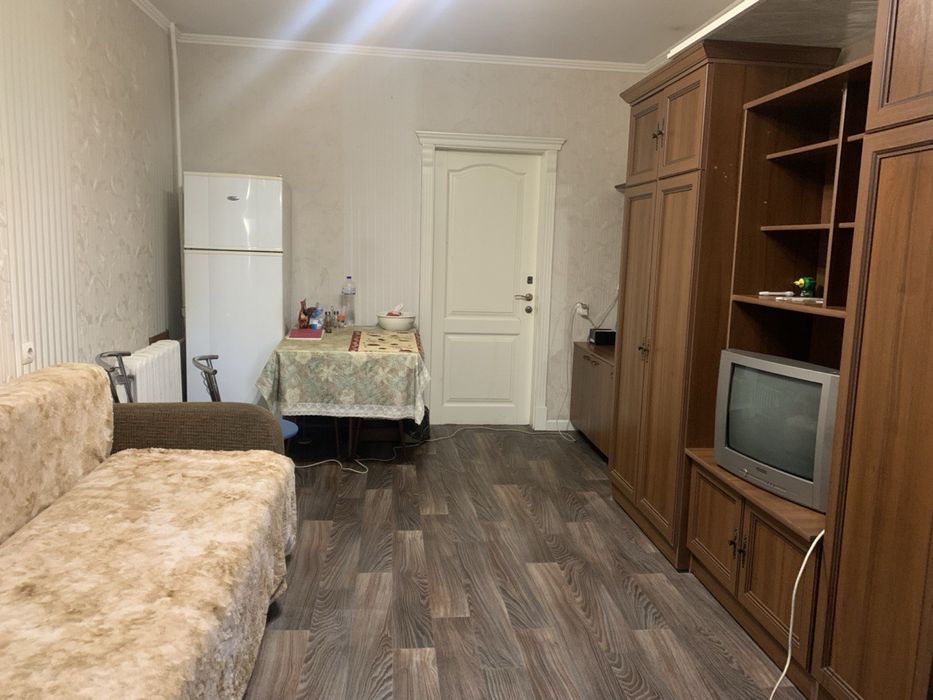 Комната 18 м на Ак.Королева