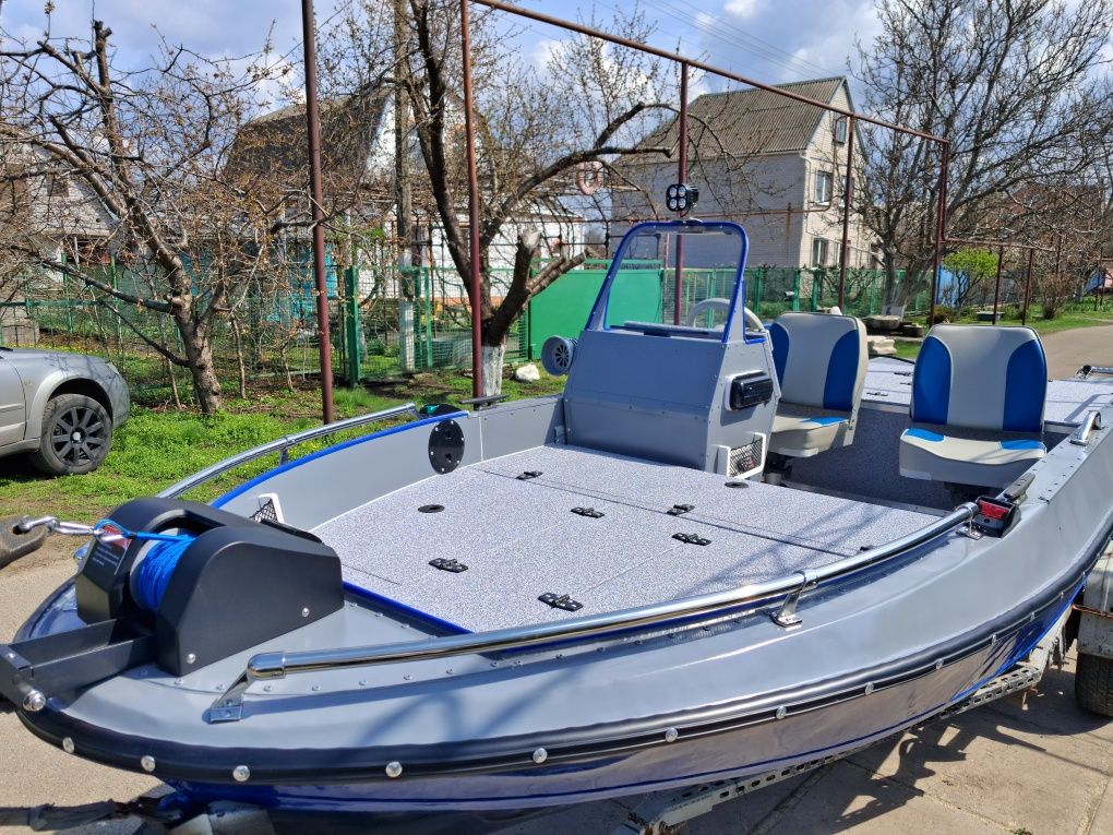 лодка Крым для рыбалки и отдыха