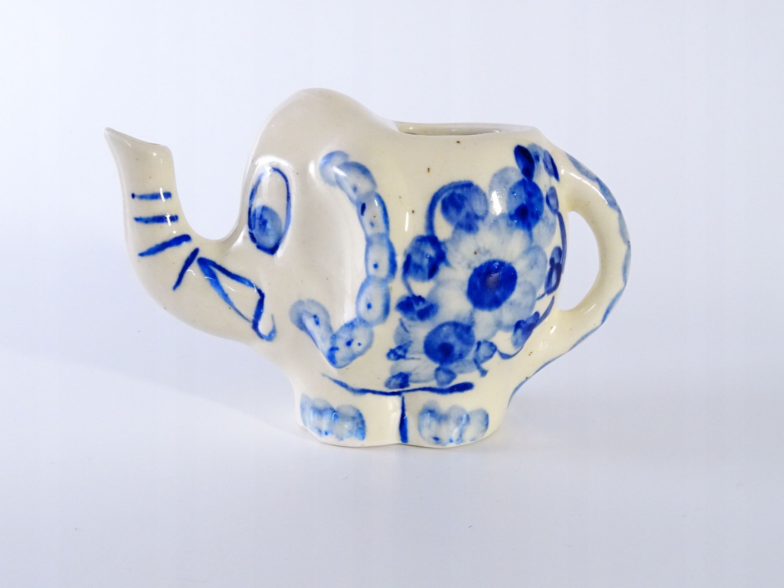 malowana ceramiczna konewka figurka słoń