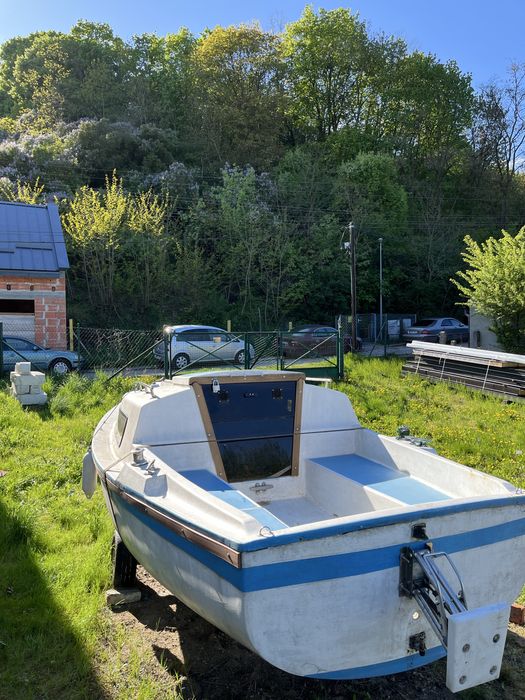 Jacht kabinowy Nash + przyczepa – okazja!