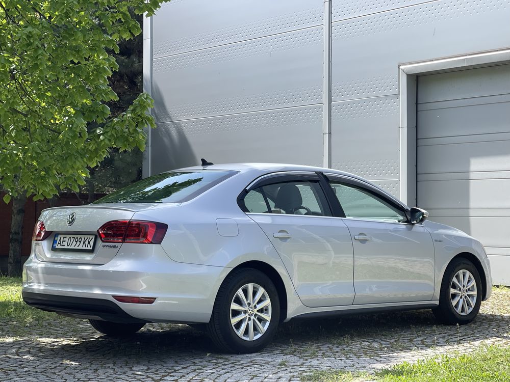 VW Jetta Hybrid 2013 Не крашена