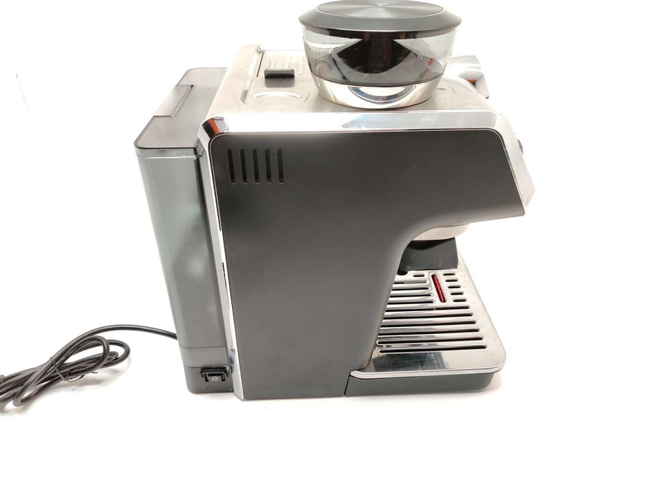 Ekspres do kawy z tłokiem De'Longhi EC9155.MB 1400 W czarny