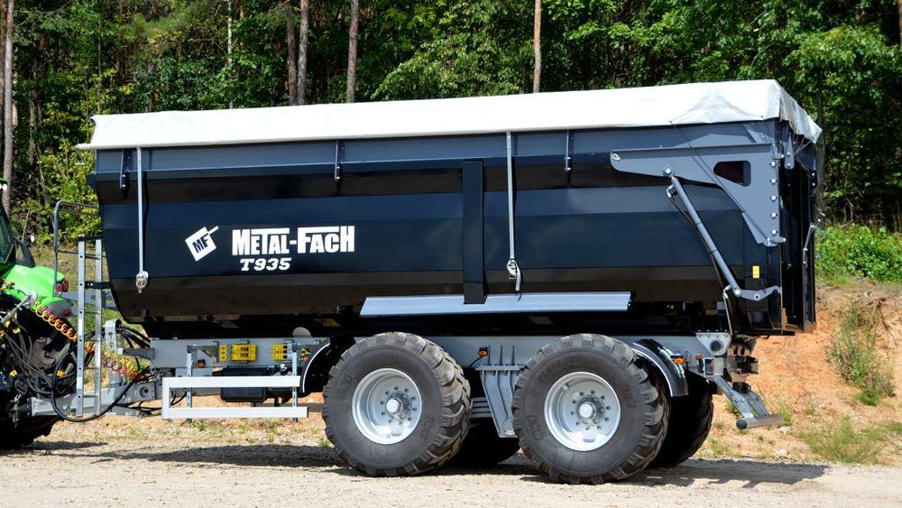 Metal-Fach T935/2  Przyczepa skorupowa T935/2