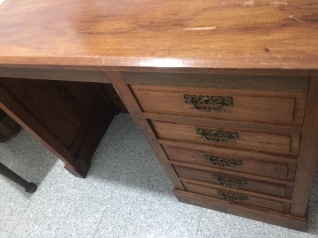 Secretária e Cadeira em Madeira