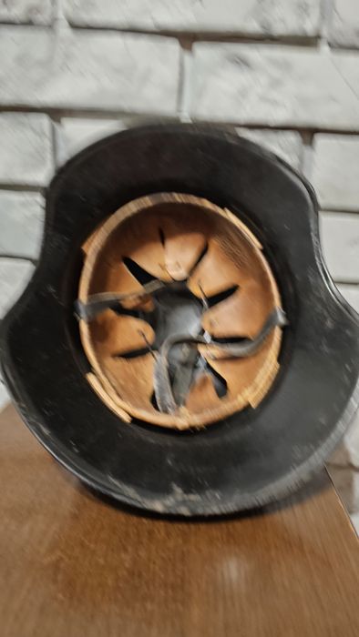 Hełm niemiecki luftschutzu wersja 1 częściowa