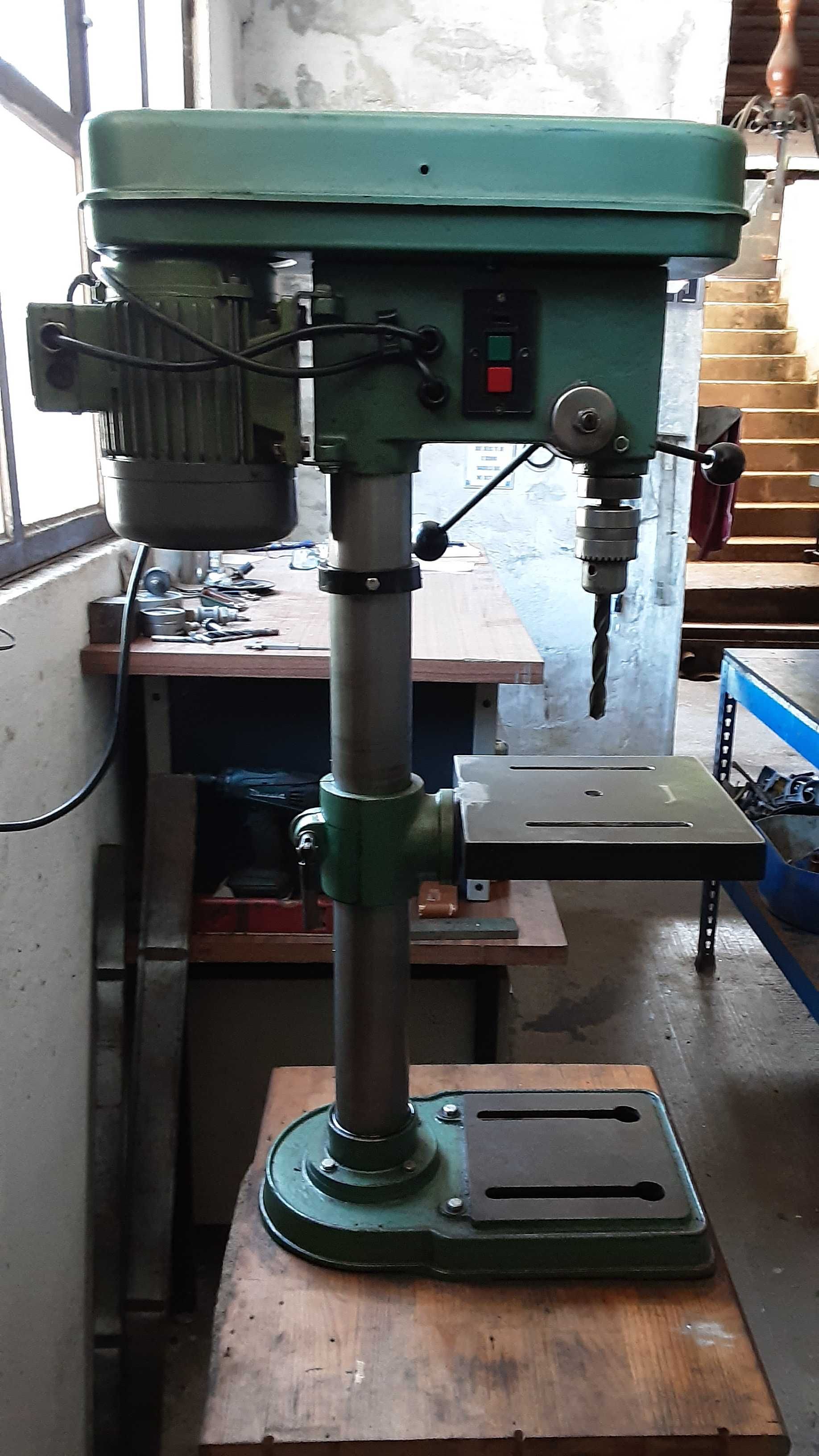 Maquina de furar de coluna motor monofásico