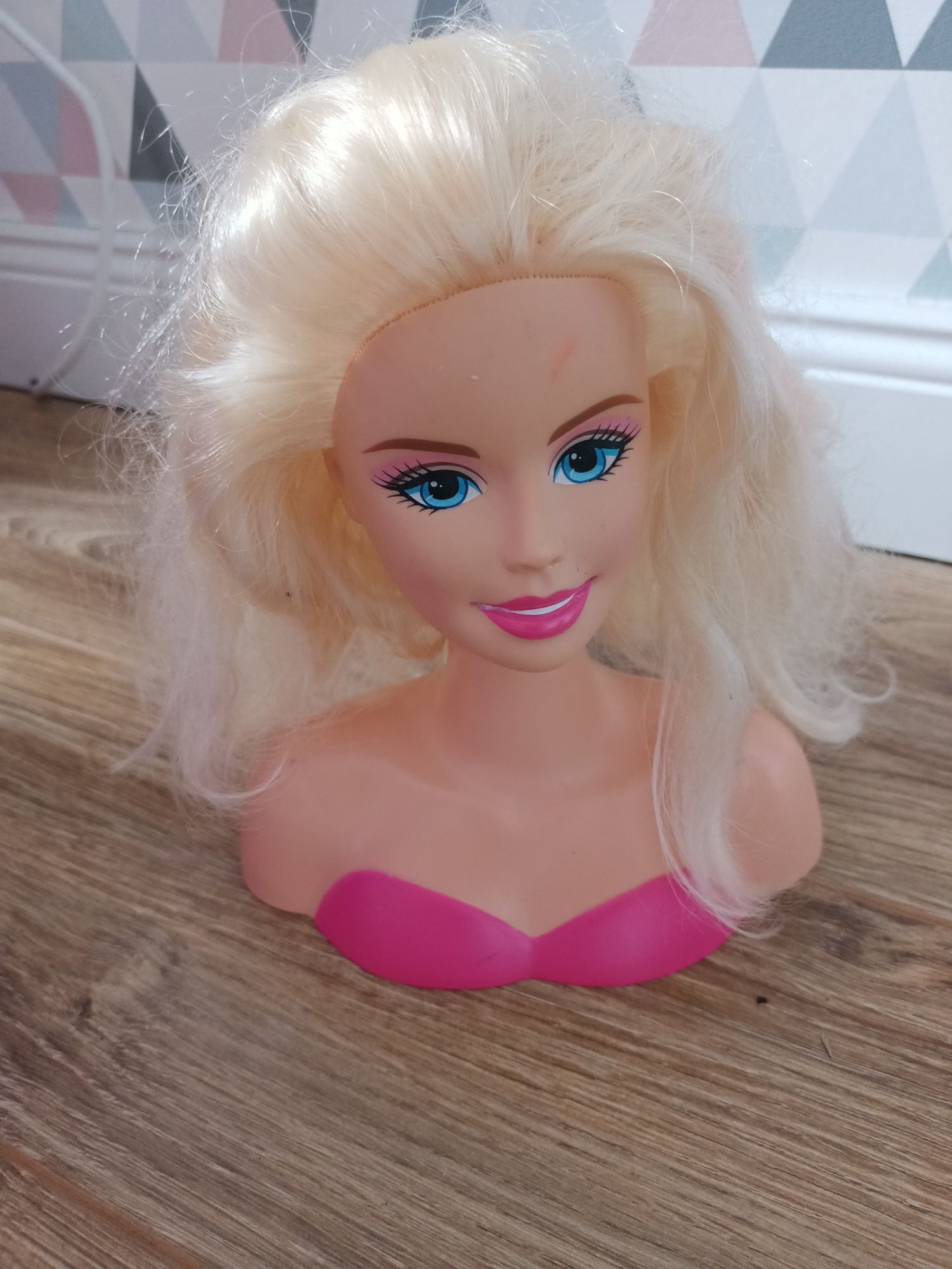 Barbie do fryzur