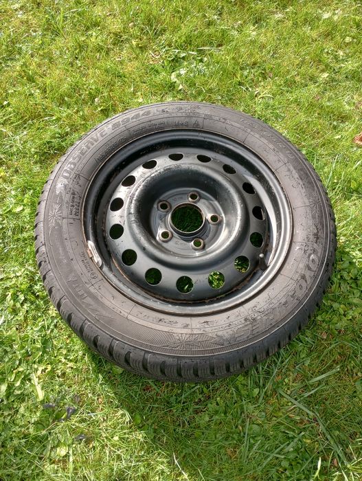 Opony zimowe na felgach stalowych 185/65/15