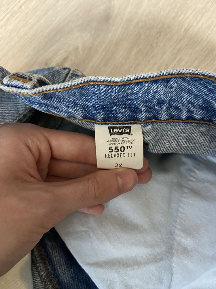 Krótkie spodenki szorty jeansowe jeansy Levis 550 vintage retro