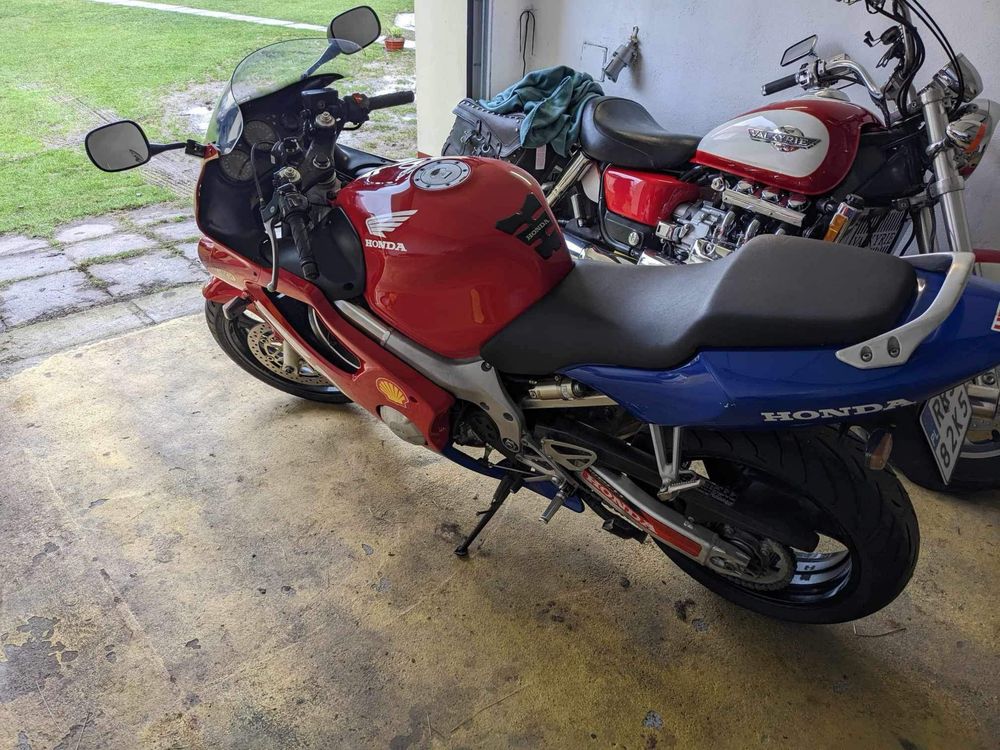 Honda CBR F4 1999r