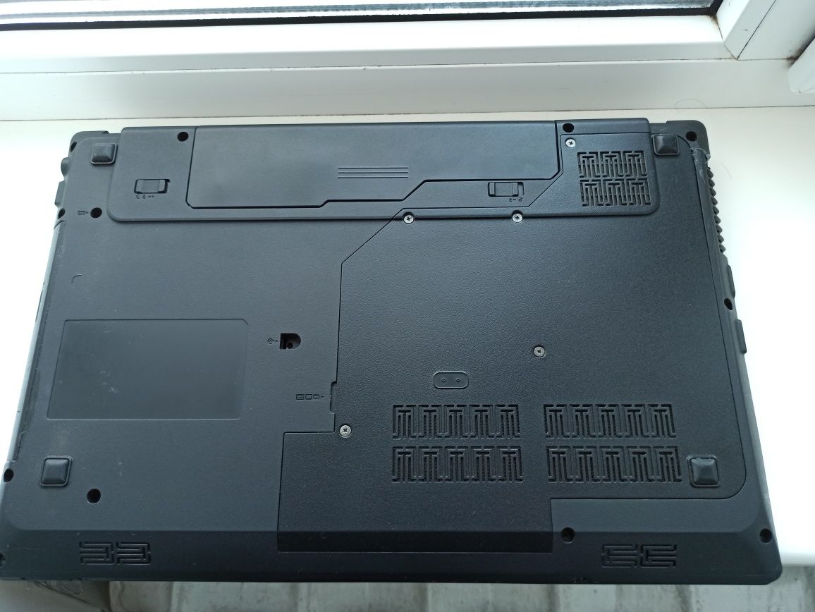 Lenovo G570 (intel core i7, 12 Gb RAM, ssd)