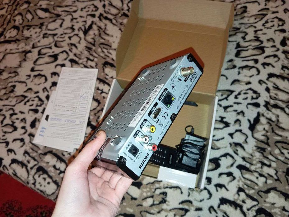 Супутниковий тюнер