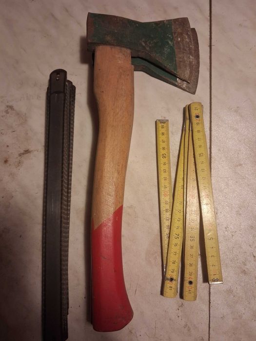 Narzedzia ręczne z czasów Prl-u  siekierki -brzeszczoty