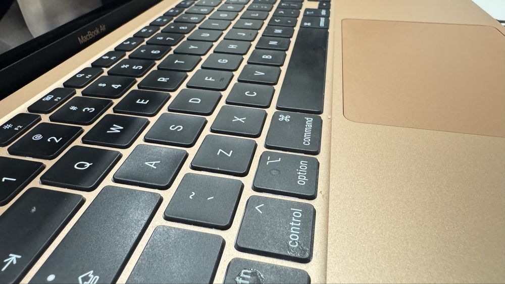 Macbook air M1 /8 gb ram/Ssd 256 gb PINK