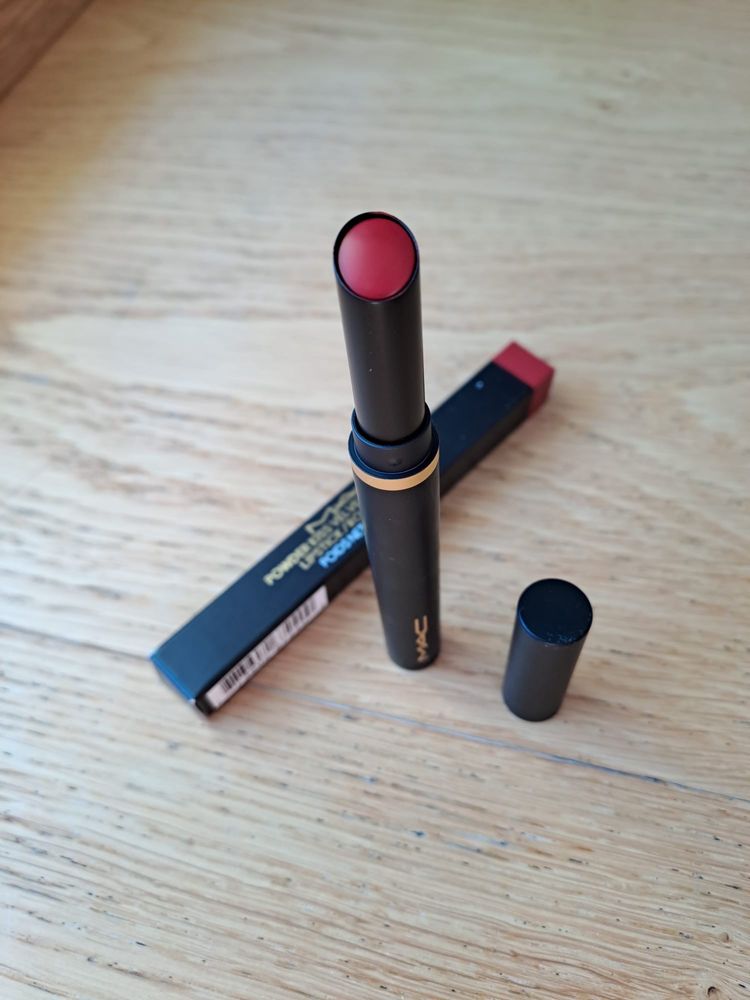 Szminka pomadka mac cosmetics 889 Ruby new czerwona