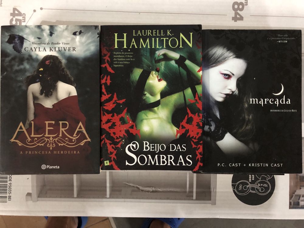 Vendo livros (ver descricao)