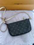 Torebka listonoszka louis vuitton pochette accessoire