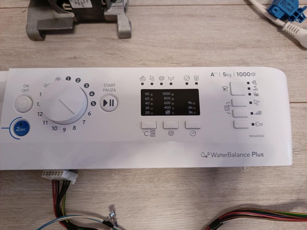 Części pralki Indesit BWUA51052