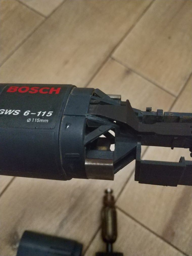 Болгарка, угловая шлифмашина Bosch GWS 6-115  б.у.