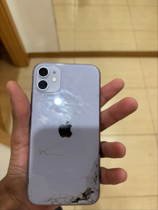 Apple iphone 11.