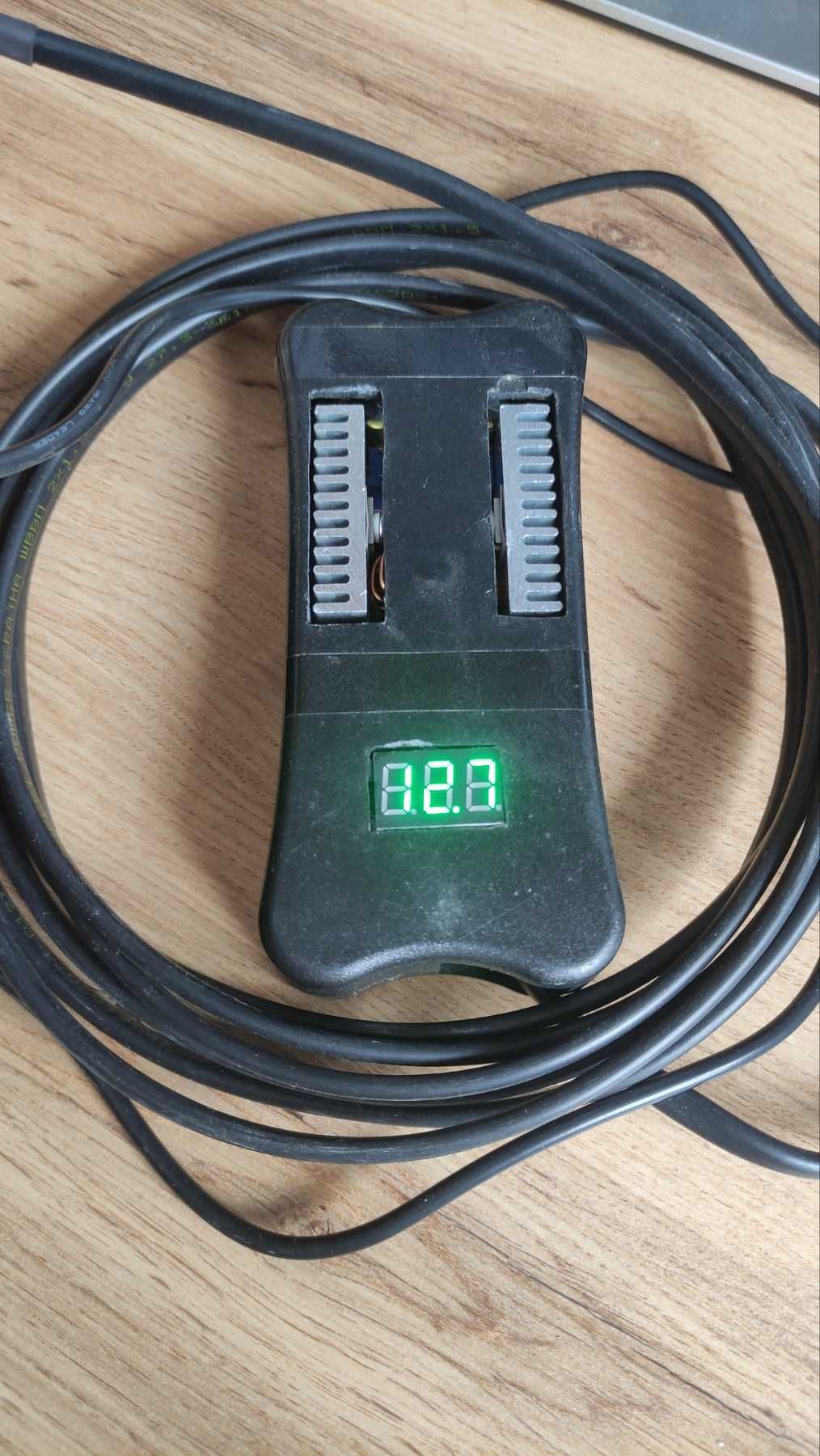 Блок живлення до ноутбука від автомобільного акумулятора 240W