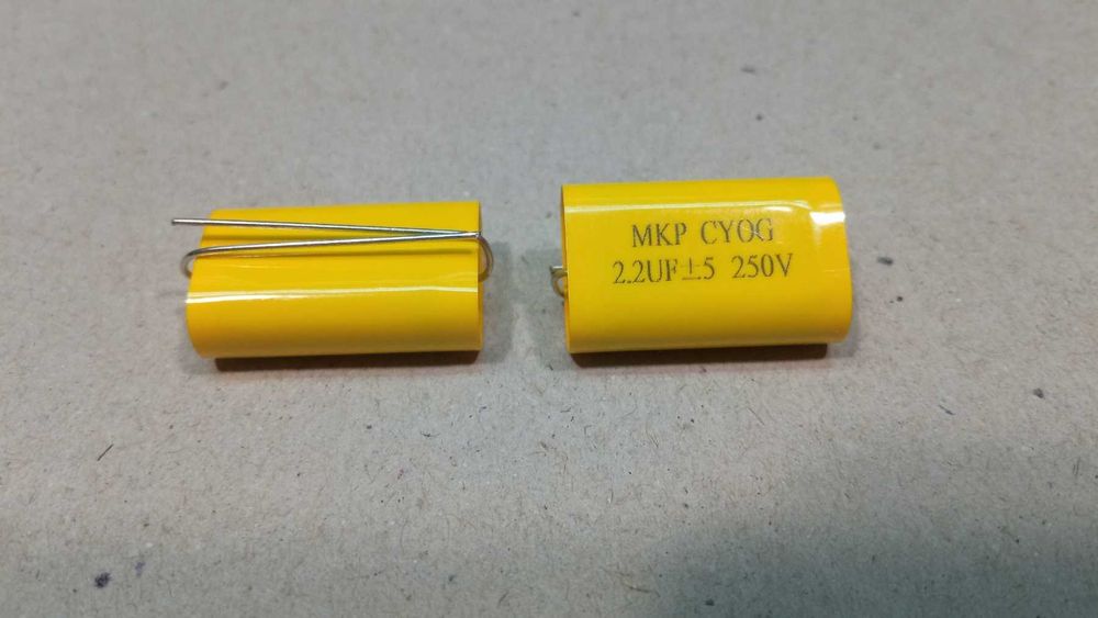 Конденсатор поліпропіленовий аксіальний 2,2-33 мкФ/250 В.