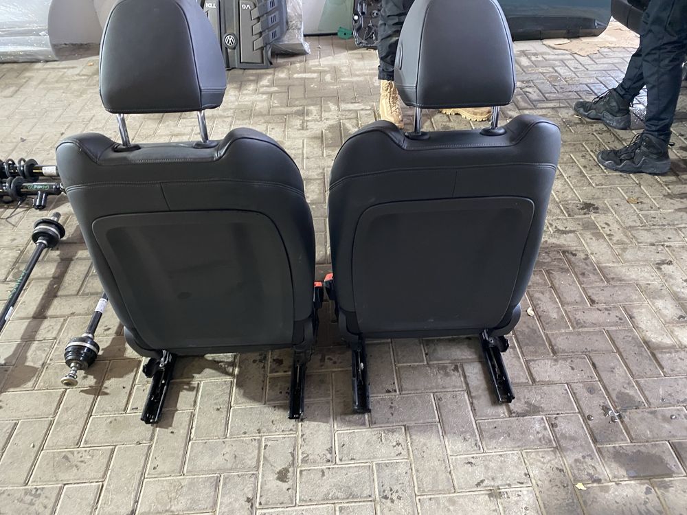 Переднии сидушки BMw G20 G01