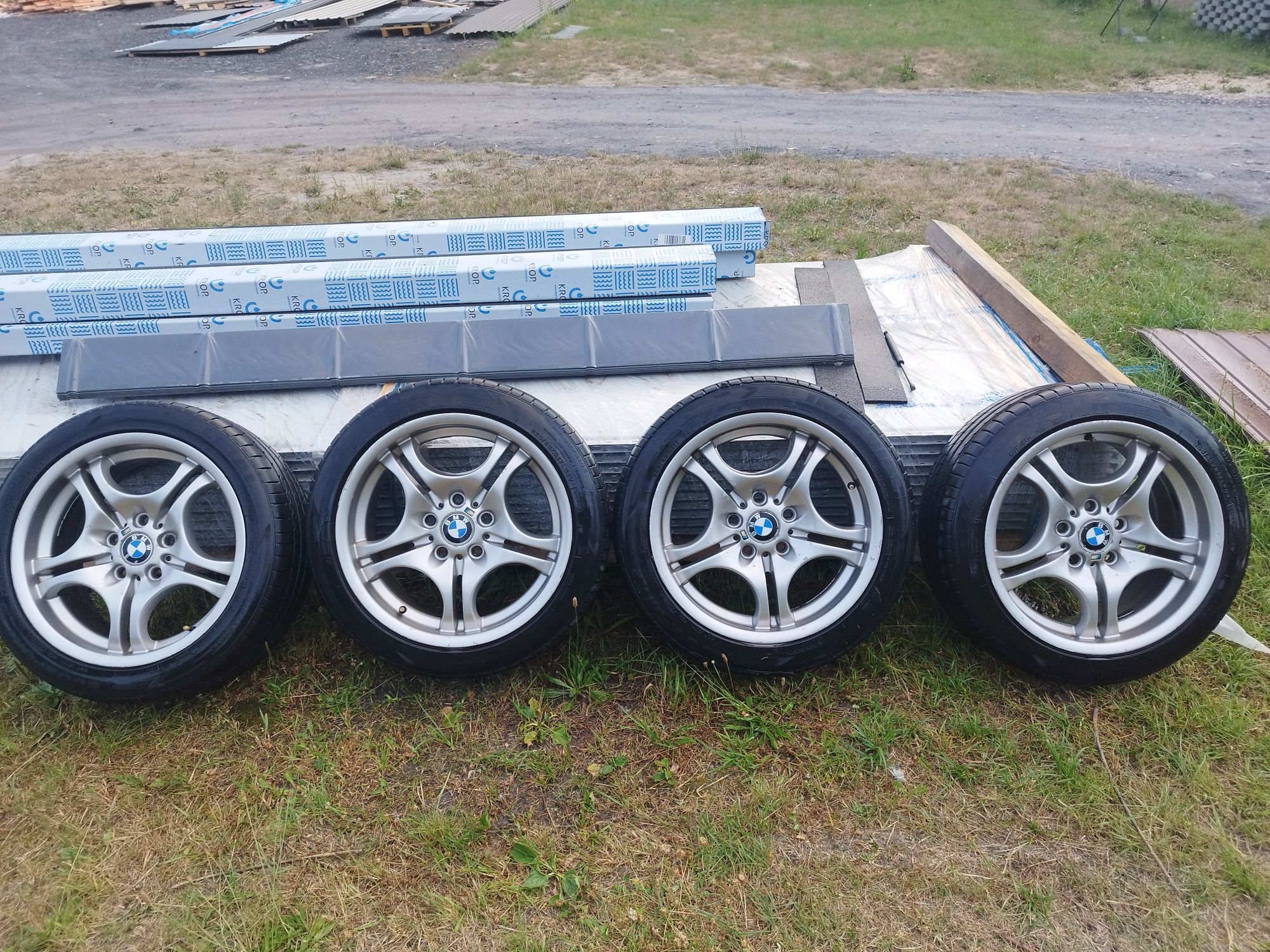 Felgi R/16M BMW dwie opony do wymiany