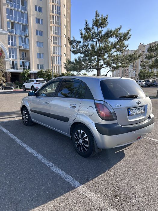 KIA Rio  продам  автомобиль