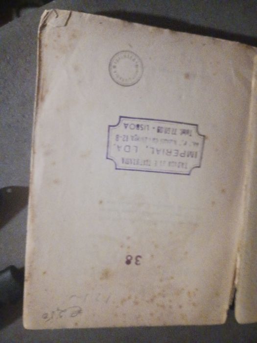 Livro com defeito antigo