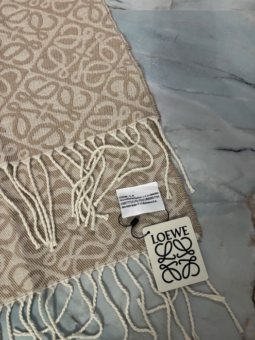 Nowy szalik szal Loewe idealny na zime