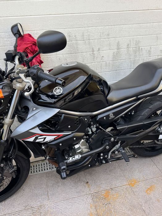Moto yamaha xj6..