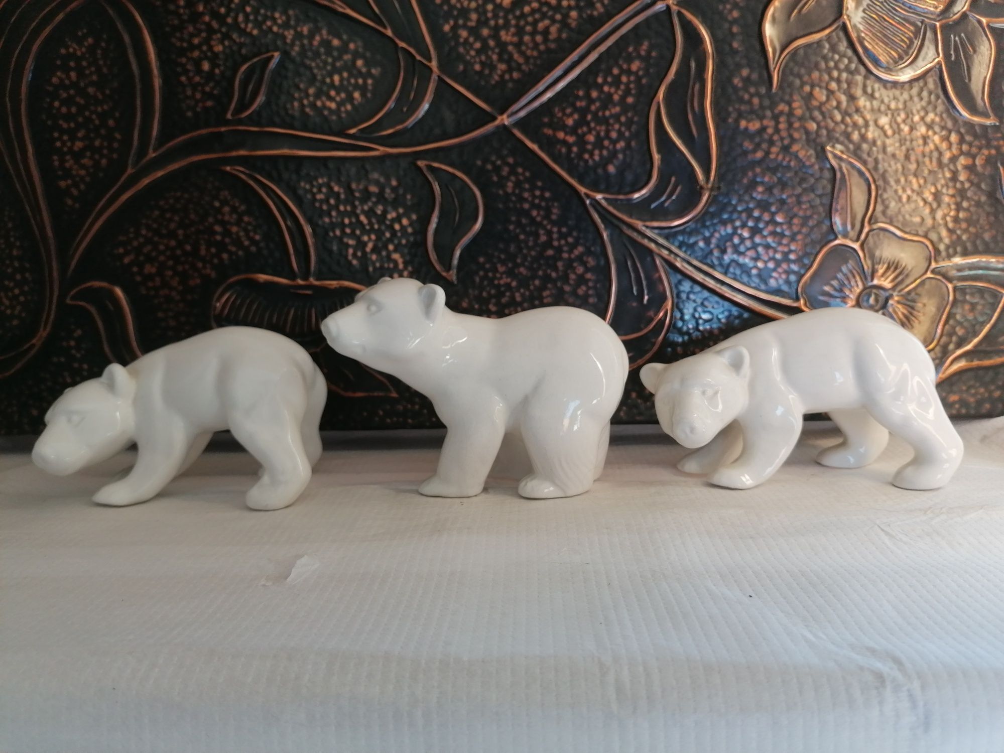 Trzy piękne porcelanowe misie z Portugalii niedźwiedź polarny miś